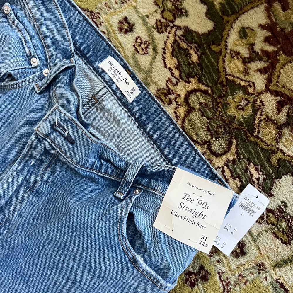 Abercrombie & Fitch '90s Straight Ultra High Rise Jeans